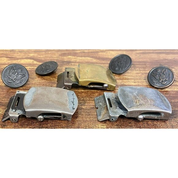 Lot of Vintage Military Issued Buttons & Belt Buckles! 74 - Picture 3 of 8